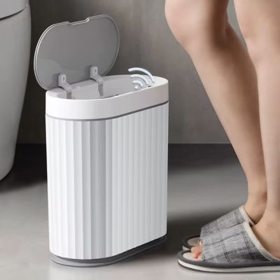 poubelle-salle-de-bain-sans-contact