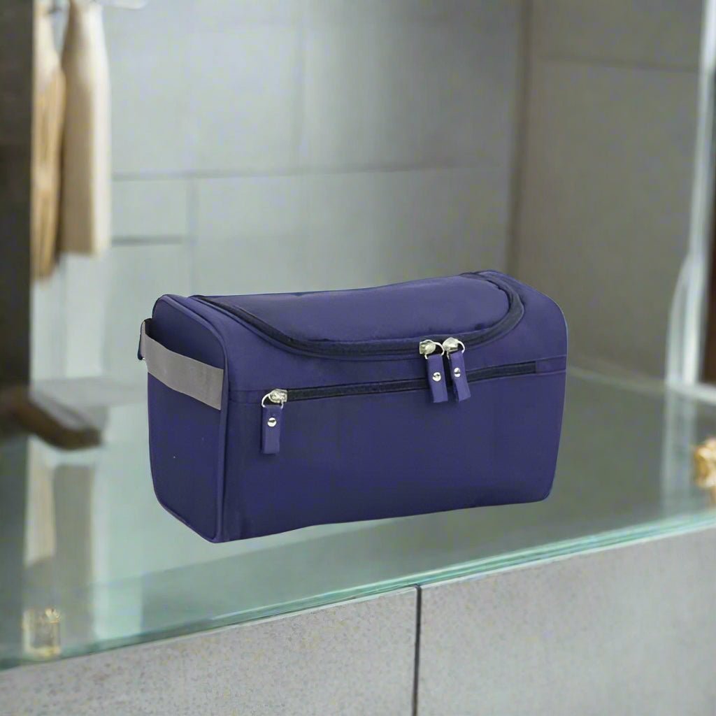 trousse-de-toilette-homme-a-suspendre-bleue