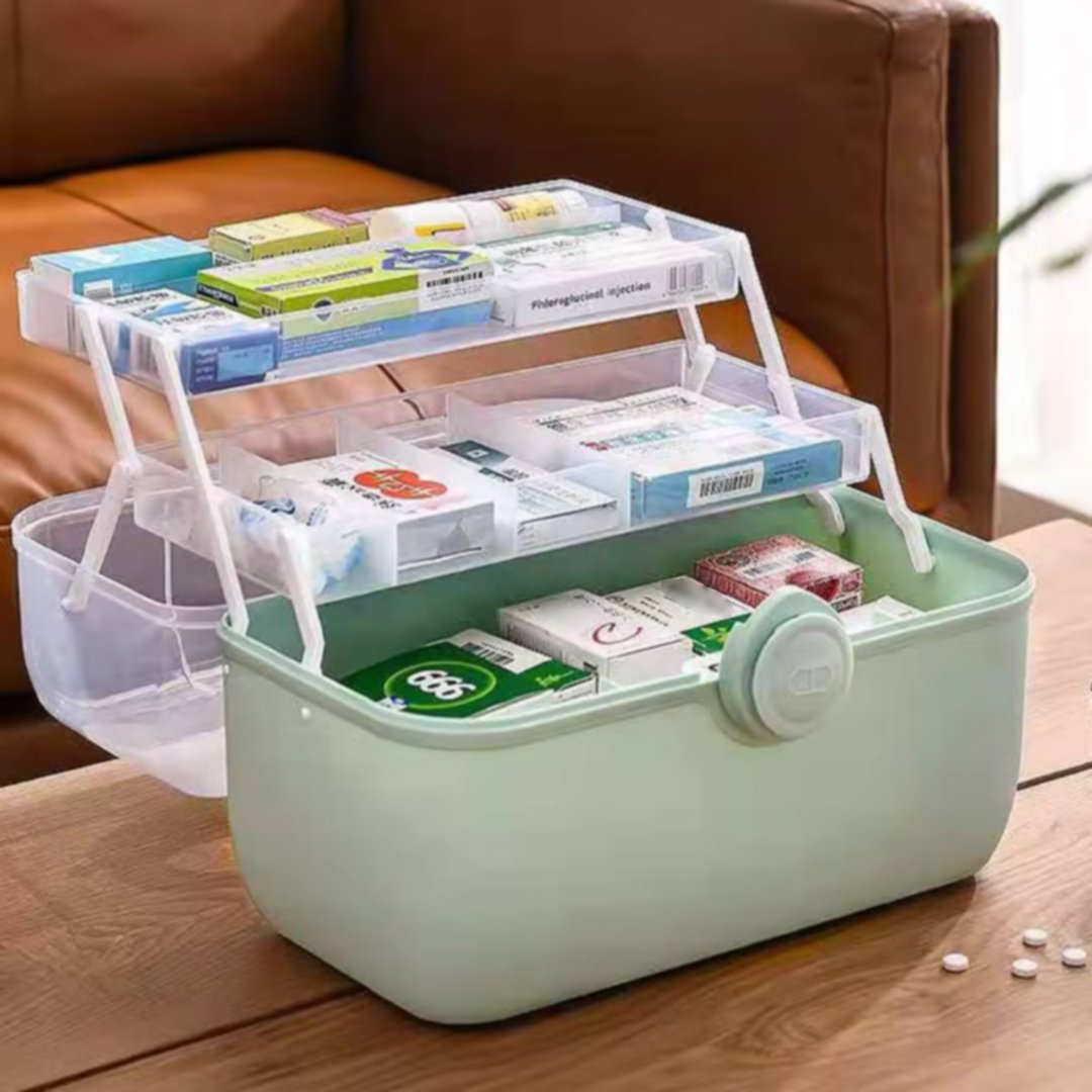 boite-de-rangement-plastique-pour-medicaments-verte