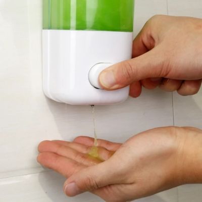 distributeur-à-savon-mural-bouton