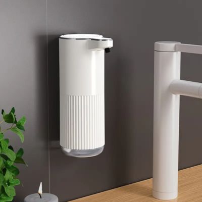 distributeur-de-savon-automatique-et-mousse-pratique
