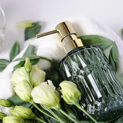 distributeur-de-savon-liquide-transparent
