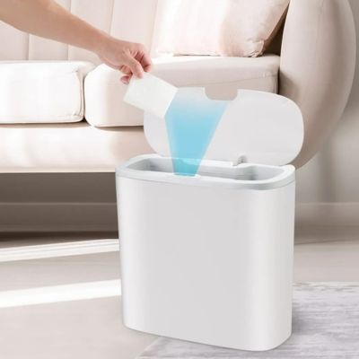 poubelle-salle-de-bain-detecte-main