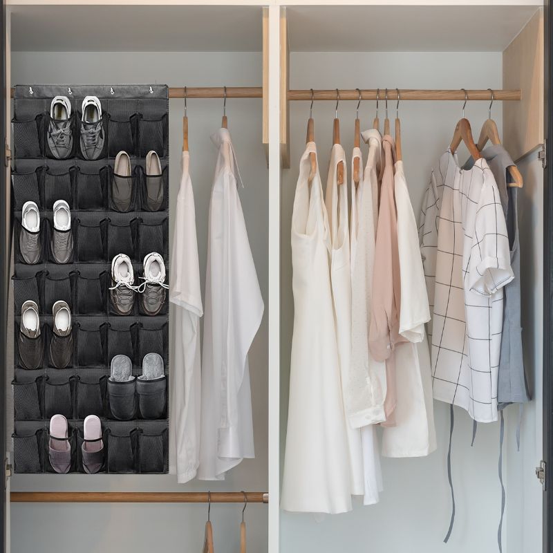 Rangement chaussures dans placard 35 poches