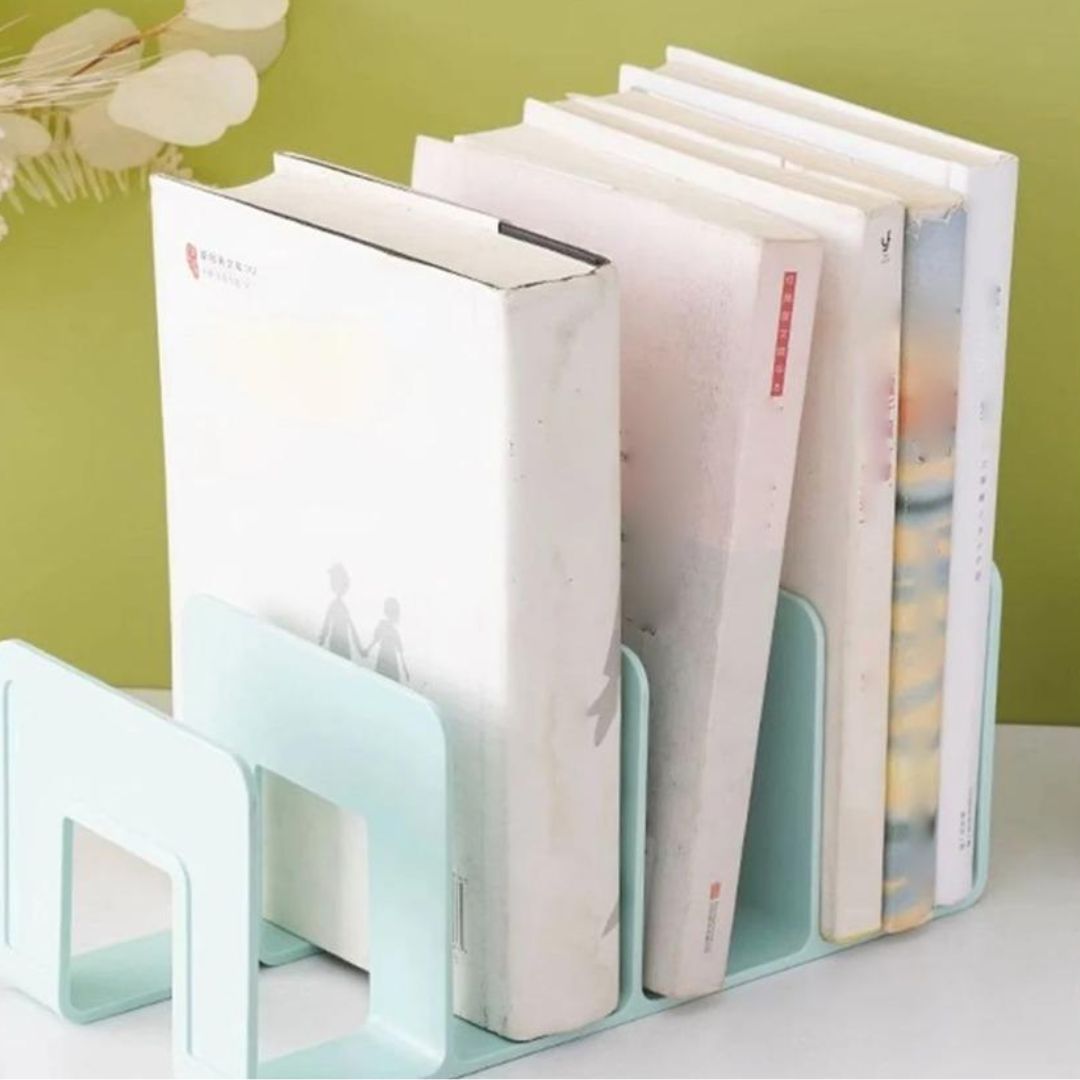 organiateur-de-bureau-bouquins
