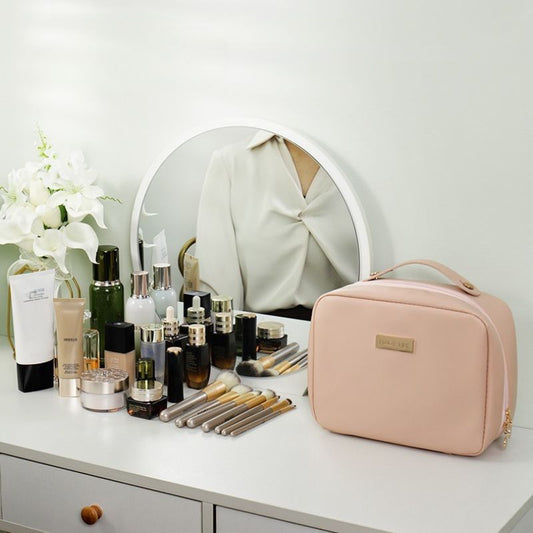 trousse-de-toilette-femme-beaucoup-de-place
