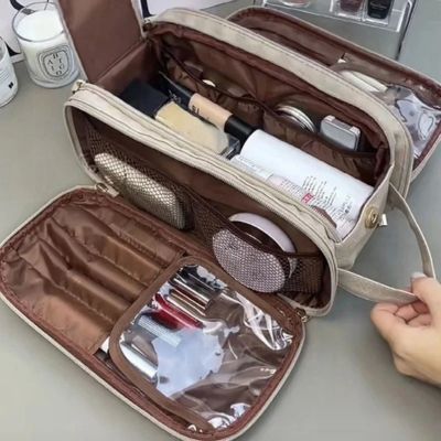 trousse-de-toilette-femme-grand-format