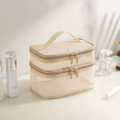 trousse-de-toilette-femme-maille-beige