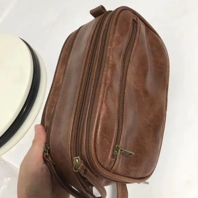 trousse-de-toilette-femme-cuir-marron