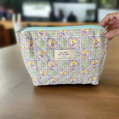 trousse-maquillage-fleurs-jaunes